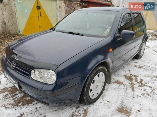 Синий Фольксваген Гольф, объемом двигателя 1.9 л и пробегом 370 тыс. км за 3800 $, фото 1 на Automoto.ua