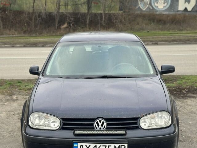 Синий Фольксваген Гольф, объемом двигателя 1.4 л и пробегом 300 тыс. км за 2300 $, фото 1 на Automoto.ua