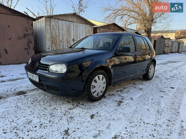 Синий Фольксваген Гольф, объемом двигателя 1.4 л и пробегом 153 тыс. км за 3700 $, фото 1 на Automoto.ua