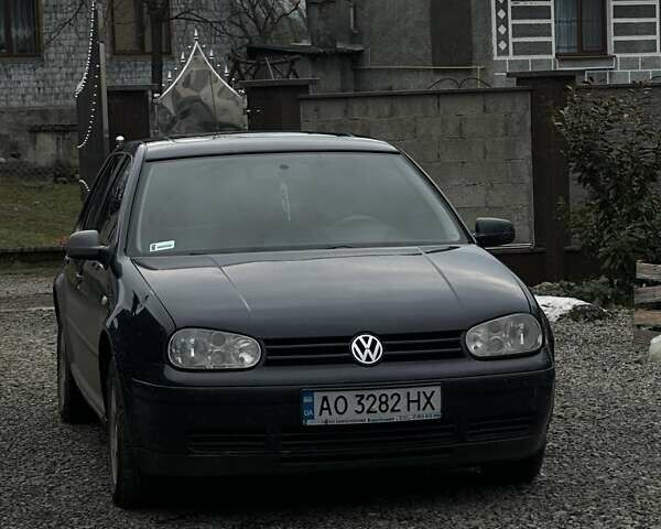 Синий Фольксваген Гольф, объемом двигателя 1.9 л и пробегом 303 тыс. км за 3000 $, фото 1 на Automoto.ua