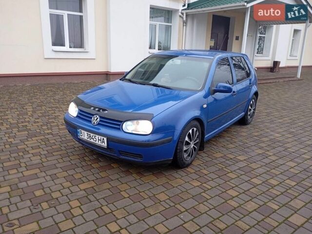 Синий Фольксваген Гольф, объемом двигателя 1.39 л и пробегом 250 тыс. км за 3800 $, фото 1 на Automoto.ua