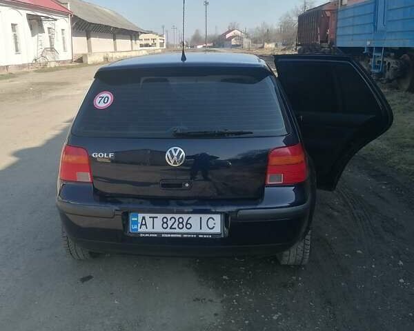 Синий Фольксваген Гольф, объемом двигателя 1.39 л и пробегом 250 тыс. км за 3700 $, фото 1 на Automoto.ua