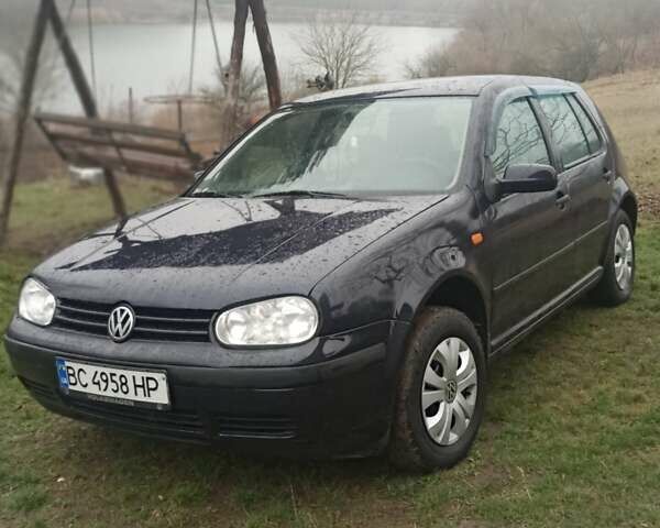 Синий Фольксваген Гольф, объемом двигателя 1.39 л и пробегом 250 тыс. км за 3600 $, фото 1 на Automoto.ua