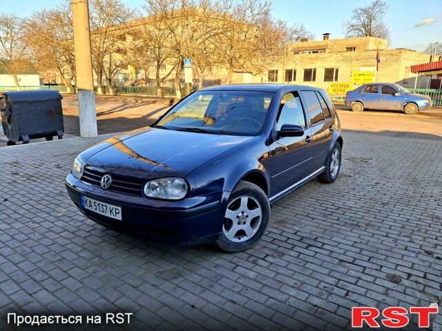 Синий Фольксваген Гольф, объемом двигателя 1.4 л и пробегом 278 тыс. км за 2850 $, фото 1 на Automoto.ua