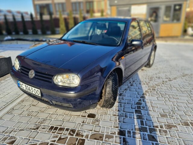 Синий Фольксваген Гольф, объемом двигателя 1.6 л и пробегом 265 тыс. км за 3400 $, фото 1 на Automoto.ua