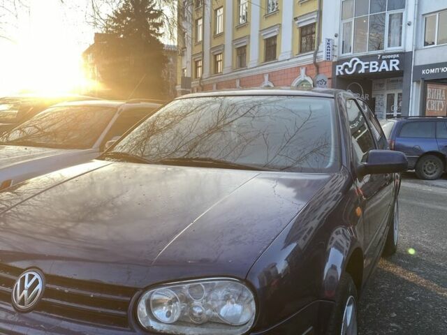 Синий Фольксваген Гольф, объемом двигателя 1.4 л и пробегом 372 тыс. км за 1700 $, фото 1 на Automoto.ua