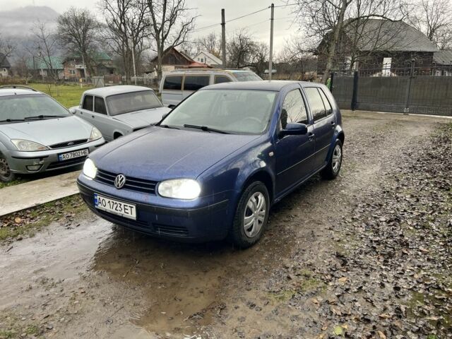 Синий Фольксваген Гольф, объемом двигателя 1.4 л и пробегом 355 тыс. км за 1850 $, фото 1 на Automoto.ua