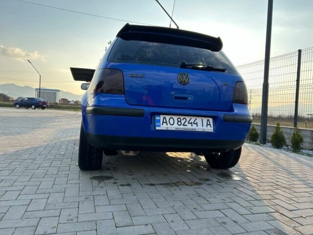 Синий Фольксваген Гольф, объемом двигателя 1.6 л и пробегом 270 тыс. км за 3800 $, фото 1 на Automoto.ua
