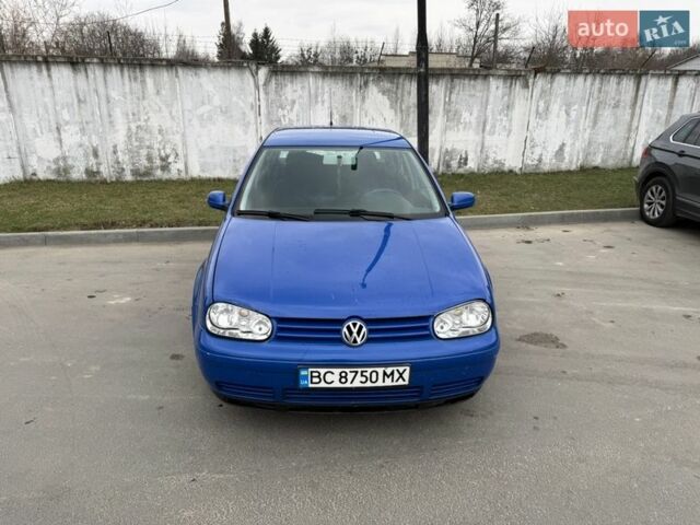 Синий Фольксваген Гольф, объемом двигателя 1.39 л и пробегом 206 тыс. км за 2900 $, фото 1 на Automoto.ua