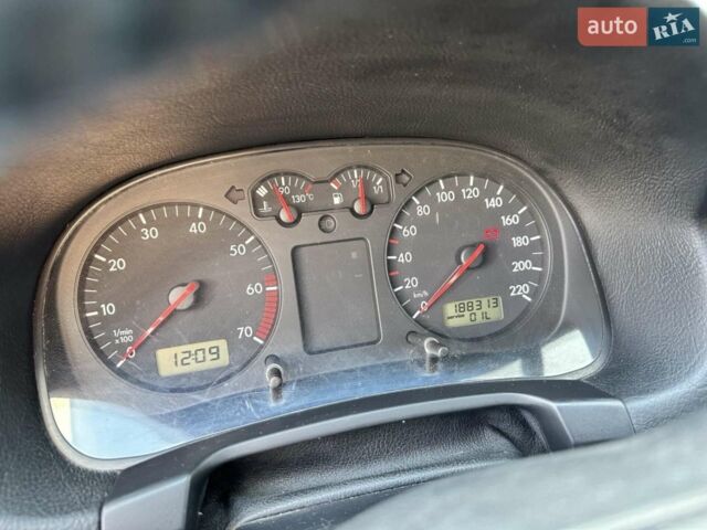 Синій Фольксваген Гольф, об'ємом двигуна 1.39 л та пробігом 188 тис. км за 3800 $, фото 1 на Automoto.ua