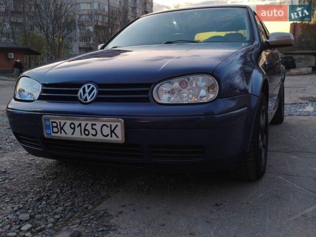 Синий Фольксваген Гольф, объемом двигателя 1.6 л и пробегом 400 тыс. км за 3400 $, фото 1 на Automoto.ua