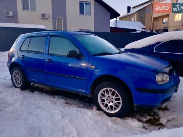 Синий Фольксваген Гольф, объемом двигателя 1.6 л и пробегом 374 тыс. км за 2699 $, фото 1 на Automoto.ua