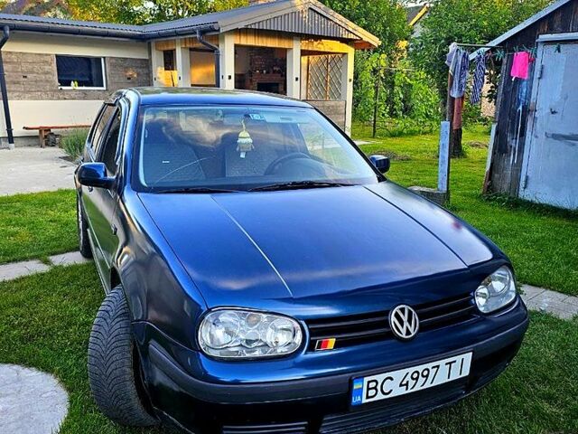 Синий Фольксваген Гольф, объемом двигателя 1.6 л и пробегом 364 тыс. км за 3600 $, фото 1 на Automoto.ua