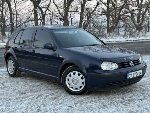 Синий Фольксваген Гольф, объемом двигателя 1.4 л и пробегом 1 тыс. км за 3350 $, фото 1 на Automoto.ua