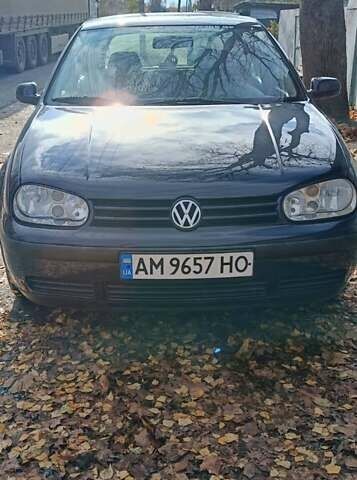 Синий Фольксваген Гольф, объемом двигателя 1.4 л и пробегом 310 тыс. км за 3500 $, фото 1 на Automoto.ua