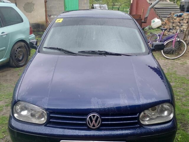 Синий Фольксваген Гольф, объемом двигателя 1.4 л и пробегом 340 тыс. км за 2300 $, фото 1 на Automoto.ua