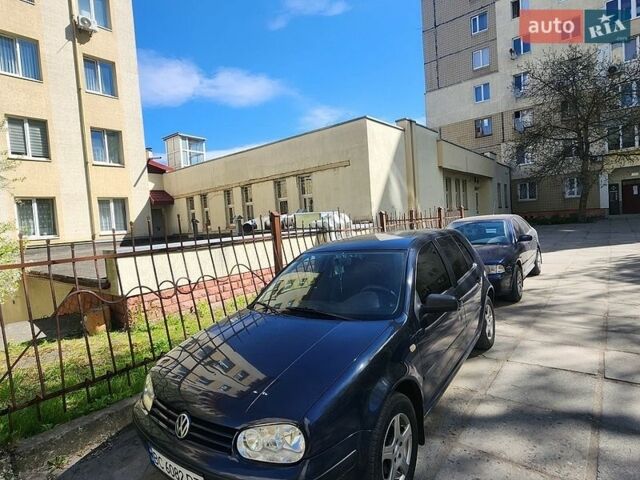 Синий Фольксваген Гольф, объемом двигателя 1.39 л и пробегом 290 тыс. км за 2900 $, фото 1 на Automoto.ua