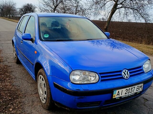 Синий Фольксваген Гольф, объемом двигателя 1.6 л и пробегом 385 тыс. км за 3500 $, фото 1 на Automoto.ua