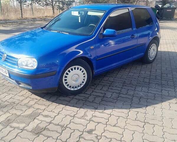 Синий Фольксваген Гольф, объемом двигателя 1.39 л и пробегом 250 тыс. км за 2750 $, фото 1 на Automoto.ua
