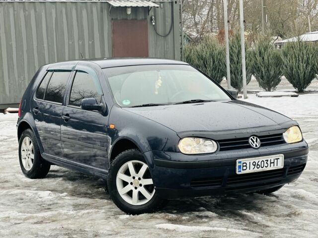 Синий Фольксваген Гольф, объемом двигателя 1.6 л и пробегом 220 тыс. км за 2900 $, фото 1 на Automoto.ua