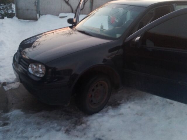 Синий Фольксваген Гольф, объемом двигателя 1.4 л и пробегом 278 тыс. км за 2900 $, фото 1 на Automoto.ua