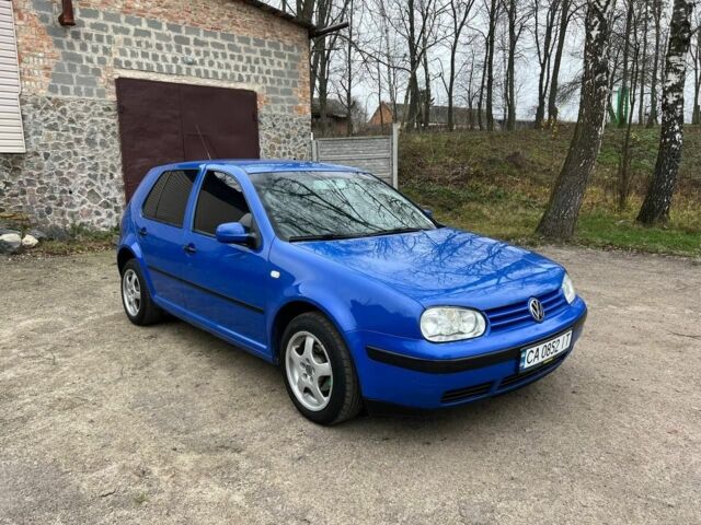 Синий Фольксваген Гольф, объемом двигателя 1.4 л и пробегом 299 тыс. км за 3350 $, фото 1 на Automoto.ua