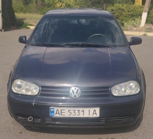 Синий Фольксваген Гольф, объемом двигателя 1.9 л и пробегом 500 тыс. км за 2000 $, фото 1 на Automoto.ua