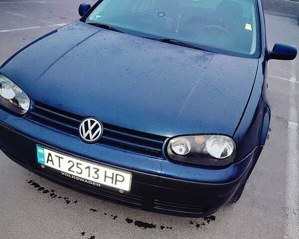 Синий Фольксваген Гольф, объемом двигателя 1.6 л и пробегом 323 тыс. км за 3700 $, фото 1 на Automoto.ua