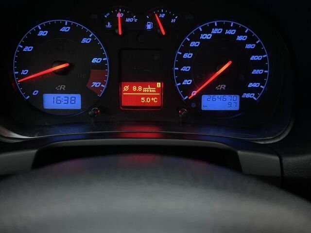 Синий Фольксваген Гольф, объемом двигателя 1.4 л и пробегом 274 тыс. км за 4100 $, фото 1 на Automoto.ua