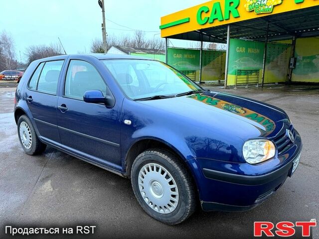 Синий Фольксваген Гольф, объемом двигателя 1.4 л и пробегом 226 тыс. км за 3750 $, фото 1 на Automoto.ua