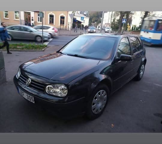 Синий Фольксваген Гольф, объемом двигателя 1 л и пробегом 450 тыс. км за 1050 $, фото 1 на Automoto.ua