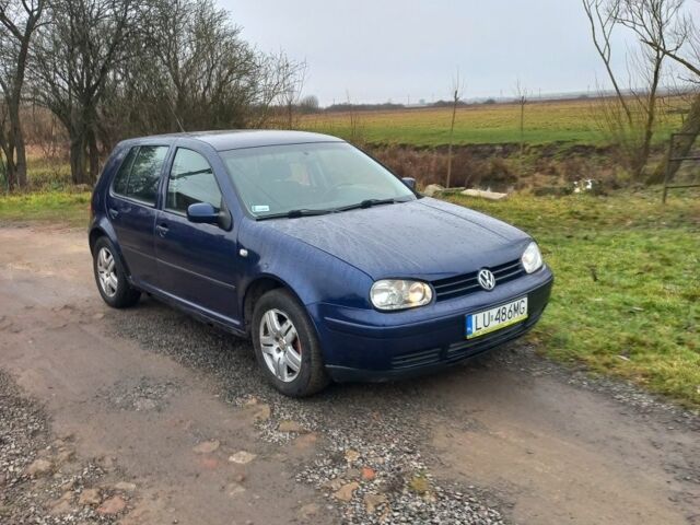 Синий Фольксваген Гольф, объемом двигателя 1 л и пробегом 220 тыс. км за 1550 $, фото 1 на Automoto.ua