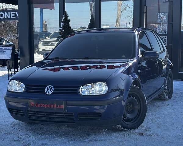 Синий Фольксваген Гольф, объемом двигателя 1.6 л и пробегом 240 тыс. км за 4999 $, фото 1 на Automoto.ua