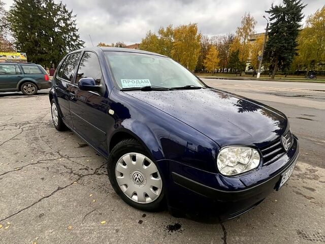 Синий Фольксваген Гольф, объемом двигателя 1.4 л и пробегом 325 тыс. км за 3800 $, фото 1 на Automoto.ua