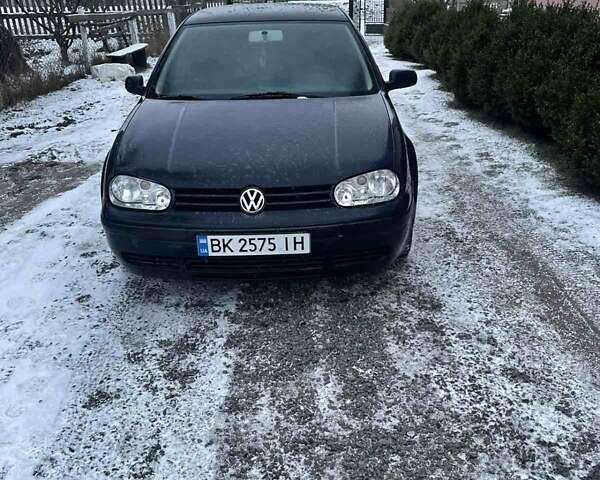 Синий Фольксваген Гольф, объемом двигателя 1.6 л и пробегом 270 тыс. км за 3850 $, фото 1 на Automoto.ua