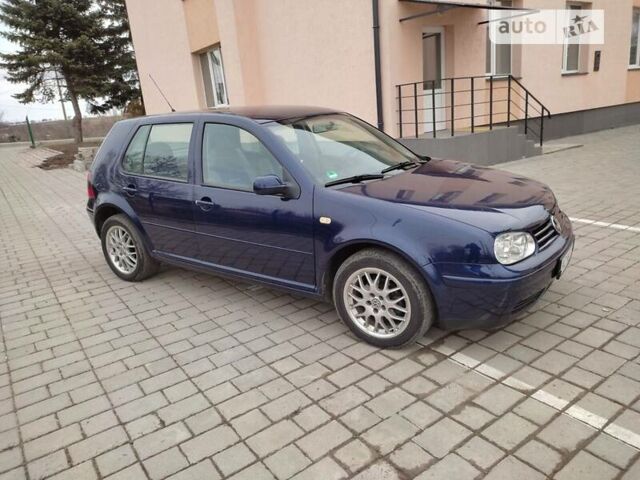 Синий Фольксваген Гольф, объемом двигателя 1.6 л и пробегом 280 тыс. км за 2900 $, фото 1 на Automoto.ua