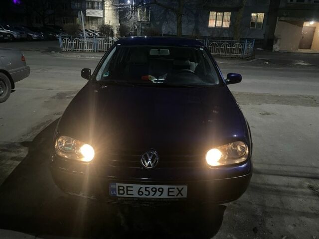 Синий Фольксваген Гольф, объемом двигателя 1.6 л и пробегом 253 тыс. км за 2700 $, фото 1 на Automoto.ua