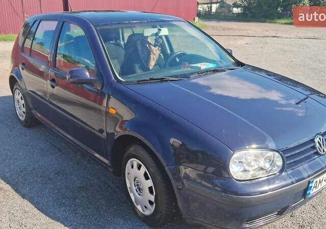 Синий Фольксваген Гольф, объемом двигателя 1.39 л и пробегом 256 тыс. км за 3500 $, фото 1 на Automoto.ua