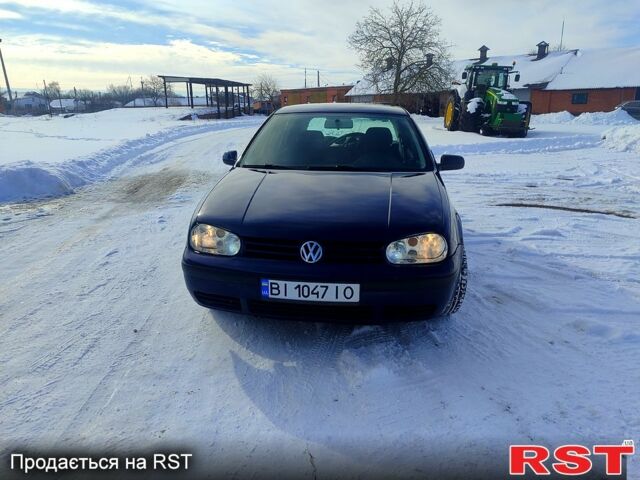 Синий Фольксваген Гольф, объемом двигателя 1.6 л и пробегом 270 тыс. км за 3899 $, фото 1 на Automoto.ua