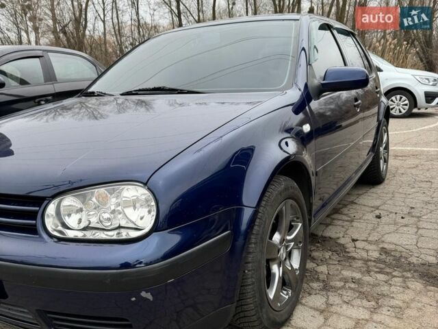 Синий Фольксваген Гольф, объемом двигателя 1.6 л и пробегом 125 тыс. км за 4600 $, фото 1 на Automoto.ua