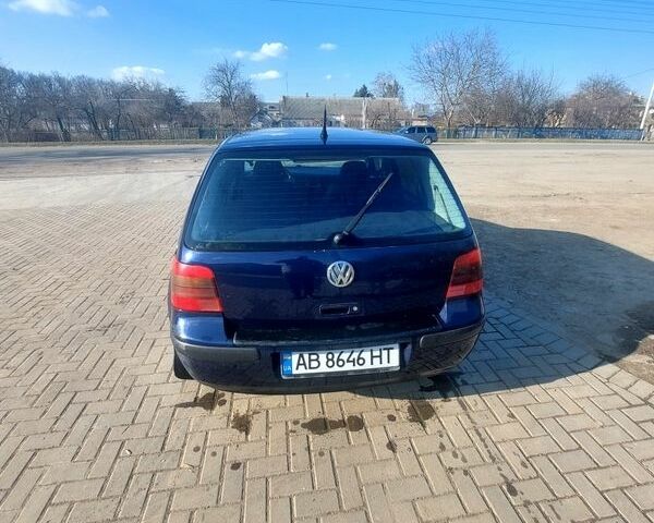 Синий Фольксваген Гольф, объемом двигателя 1.6 л и пробегом 220 тыс. км за 2999 $, фото 1 на Automoto.ua