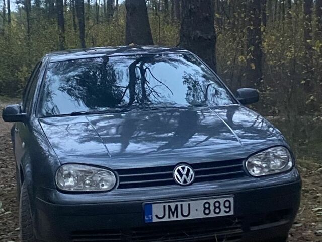 Синий Фольксваген Гольф, объемом двигателя 1.9 л и пробегом 370 тыс. км за 1500 $, фото 1 на Automoto.ua