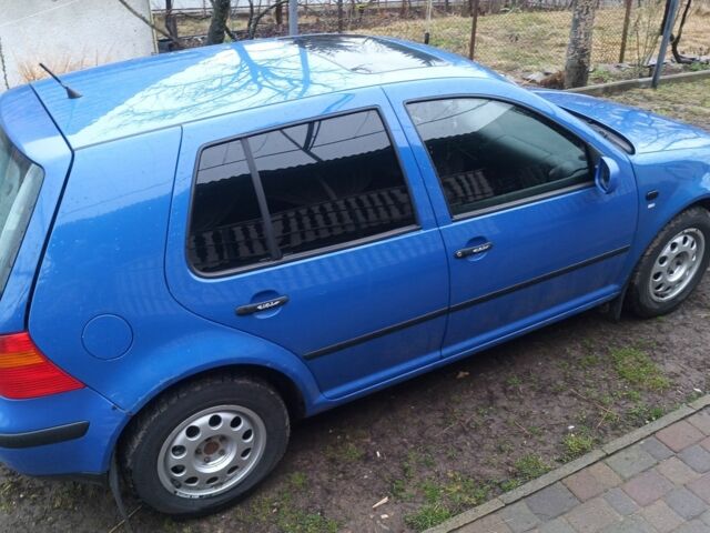 Синий Фольксваген Гольф, объемом двигателя 0 л и пробегом 258 тыс. км за 2000 $, фото 1 на Automoto.ua