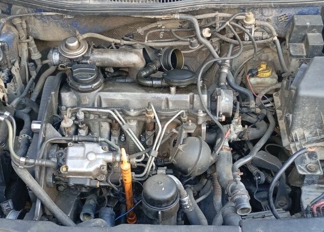 Синий Фольксваген Гольф, объемом двигателя 1.9 л и пробегом 500 тыс. км за 1000 $, фото 1 на Automoto.ua