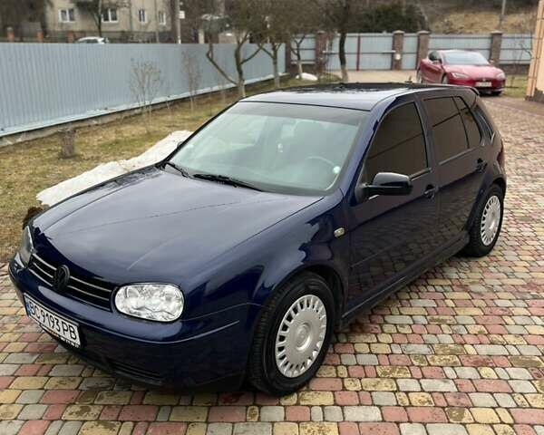 Синий Фольксваген Гольф, объемом двигателя 1.39 л и пробегом 225 тыс. км за 3999 $, фото 1 на Automoto.ua