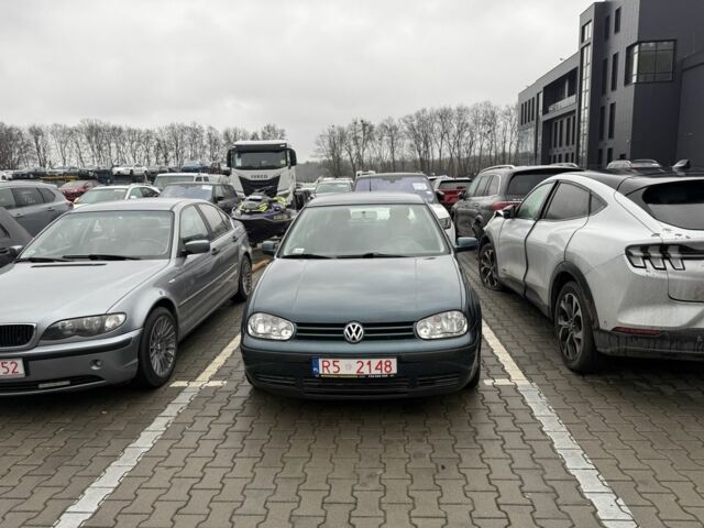 Синий Фольксваген Гольф, объемом двигателя 1.4 л и пробегом 210 тыс. км за 3750 $, фото 1 на Automoto.ua