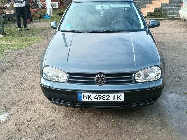 Синій Фольксваген Гольф, об'ємом двигуна 1.6 л та пробігом 228 тис. км за 4999 $, фото 1 на Automoto.ua