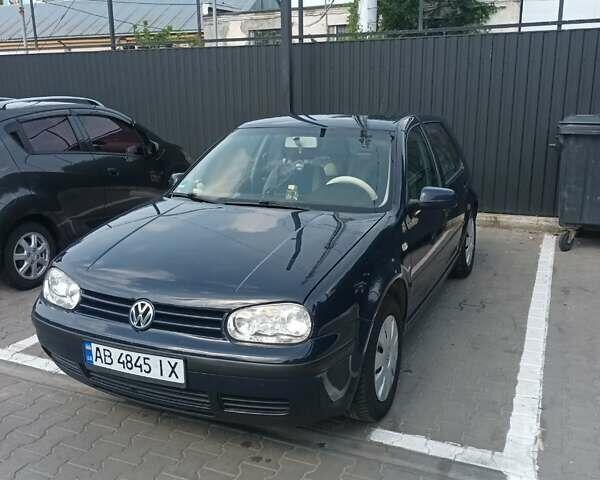 Синій Фольксваген Гольф, об'ємом двигуна 1.39 л та пробігом 325 тис. км за 3500 $, фото 1 на Automoto.ua