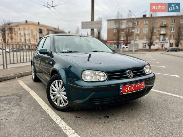 Синий Фольксваген Гольф, объемом двигателя 1.39 л и пробегом 218 тыс. км за 4700 $, фото 1 на Automoto.ua