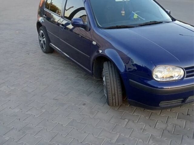 Синий Фольксваген Гольф, объемом двигателя 1.9 л и пробегом 87 тыс. км за 600 $, фото 1 на Automoto.ua